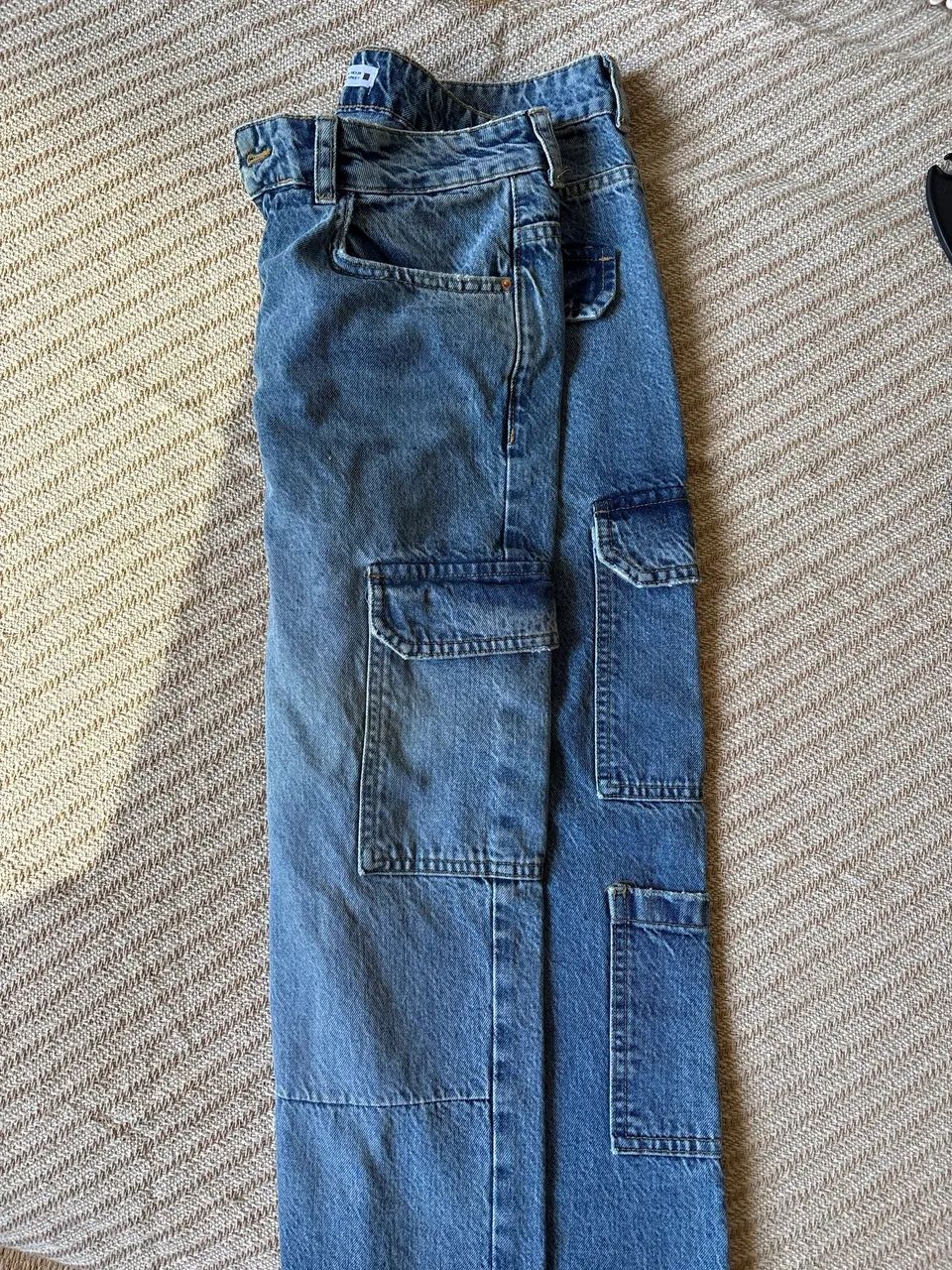 Calça ZARA jeans cargo reta (straight) com bolsos - Foto 2