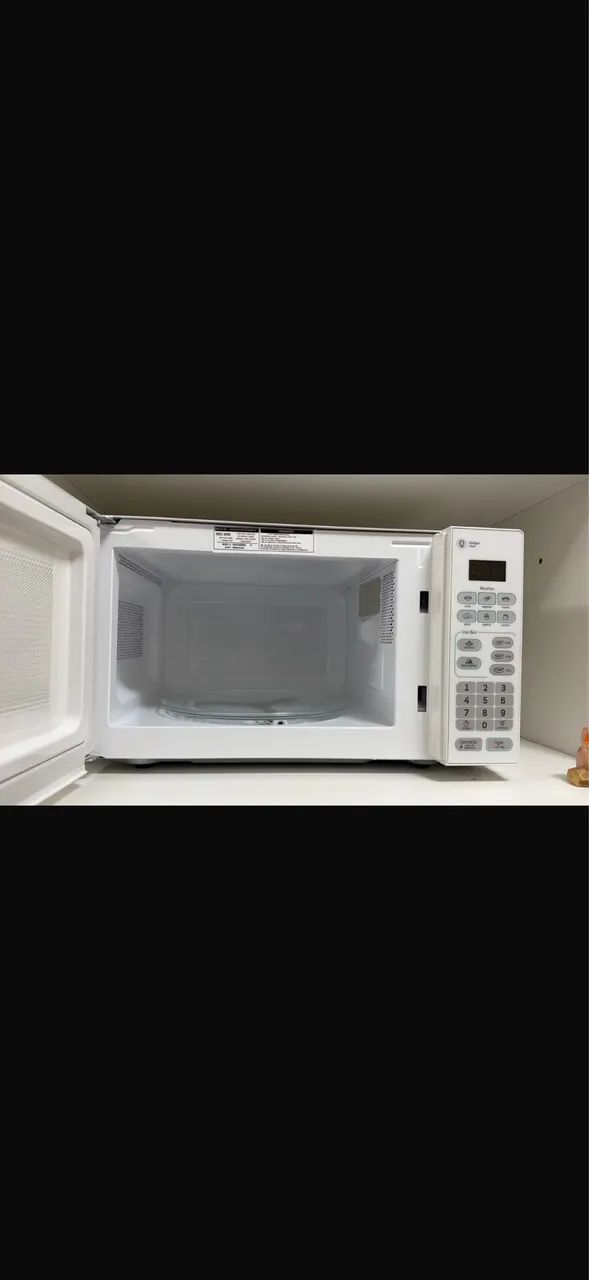 O microondas Electrolux com 20L de capacidade  - Foto 2