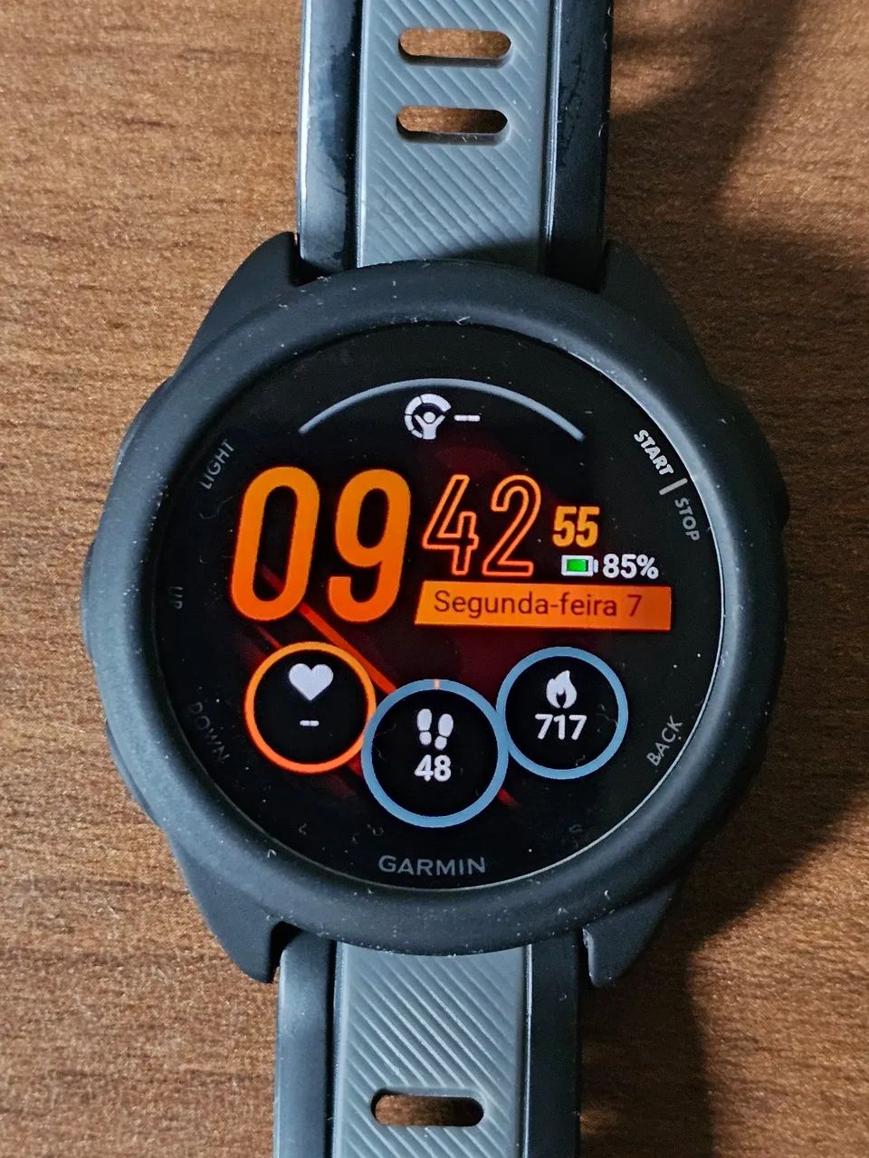 Garmin Forerunner 165 AMOLED com GPS, caixa e carregador - Foto 3