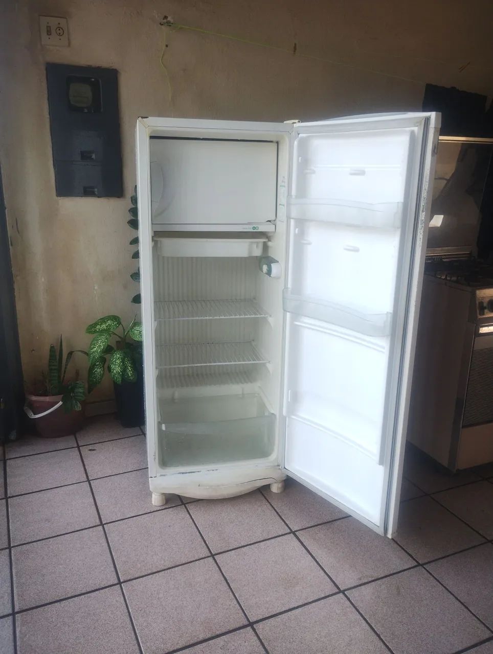 Vende-se geladeira Consul em perfeito estado  - Foto 2