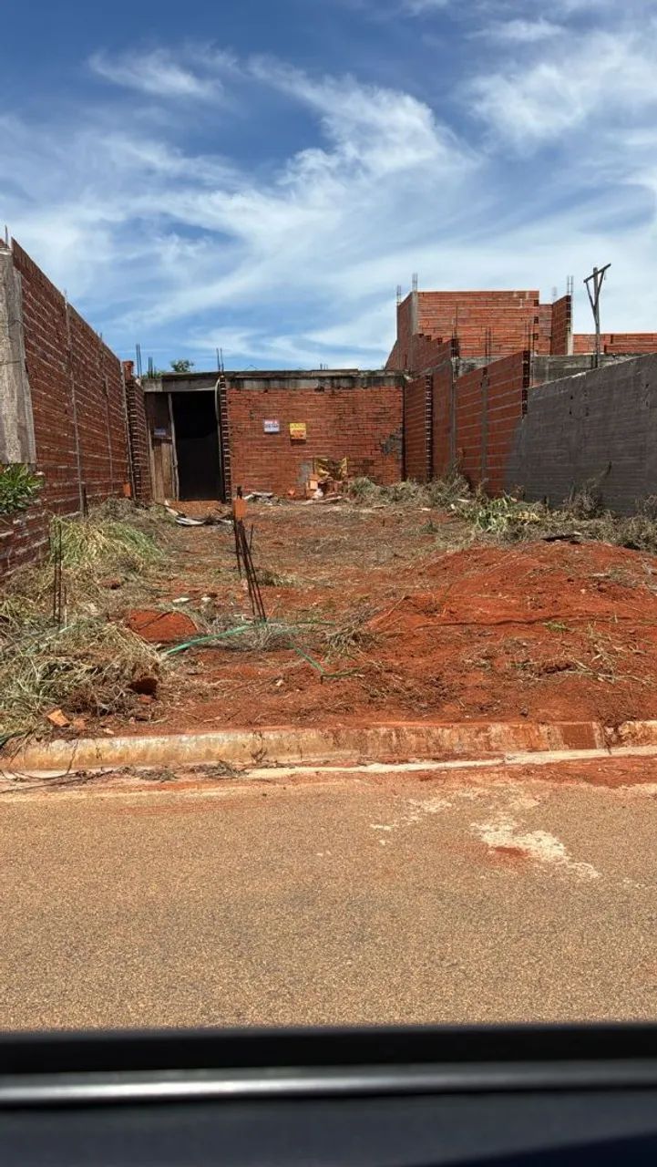 Terreno com 3 cômodos