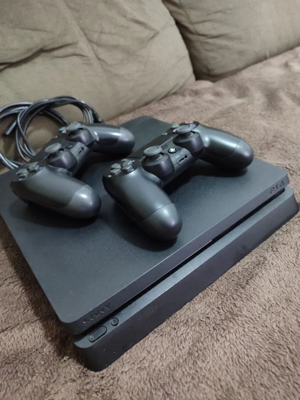 PS4 Slim - 1 tera - Foto 3