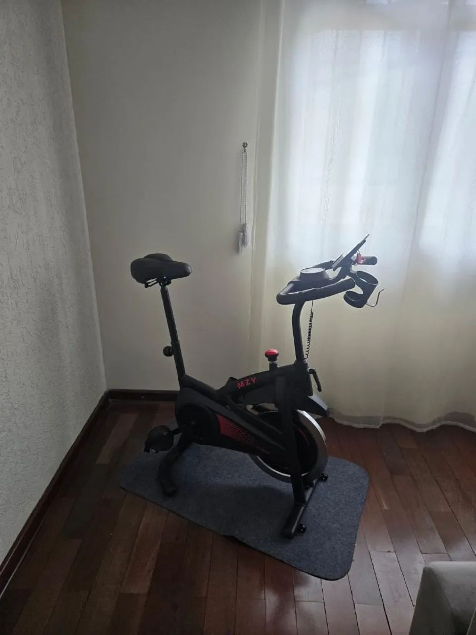 Bicicleta ergométrica nova 