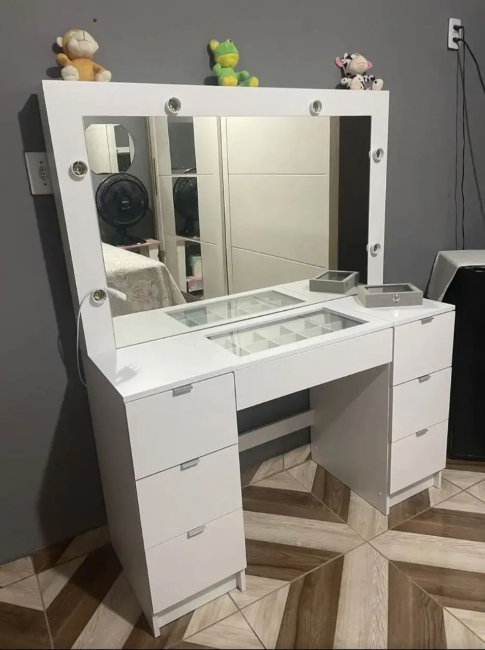 PENTEADEIRA CAMARIM BRANCA COM ESPELHO E ILUMINAÇÃO - 120 CM