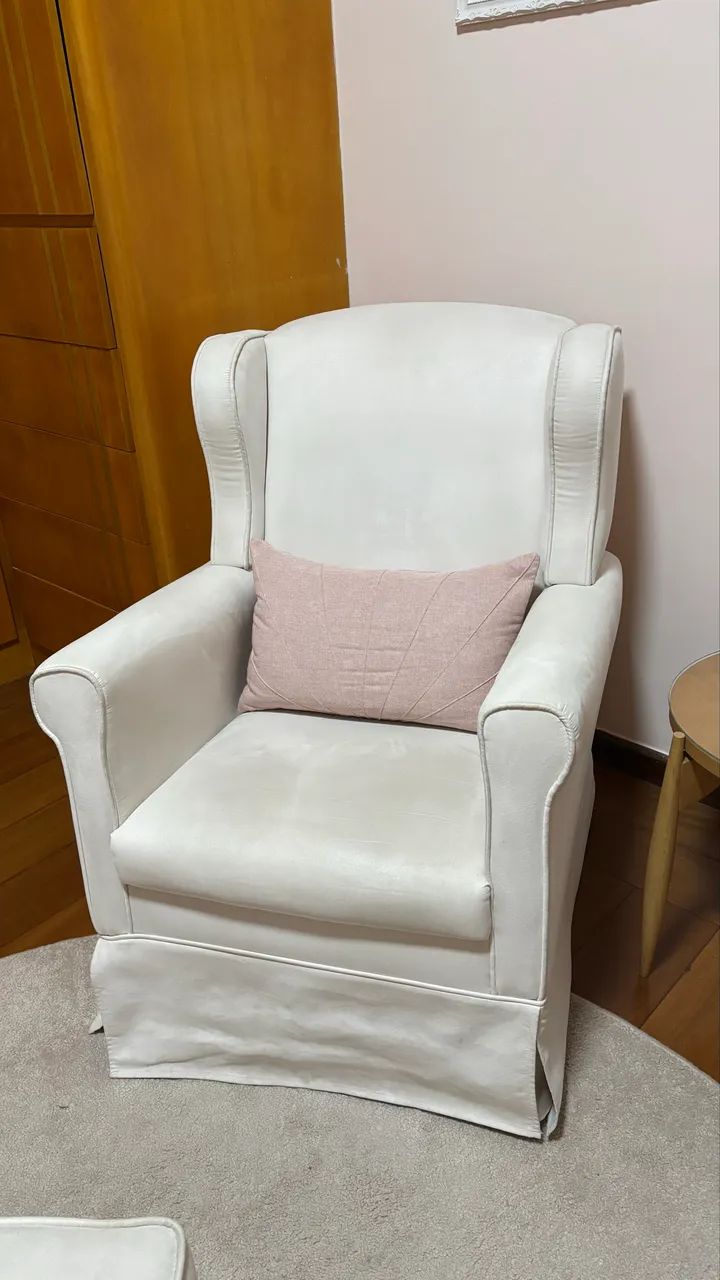 Poltrona amamentação de balanço + puff - Foto 3