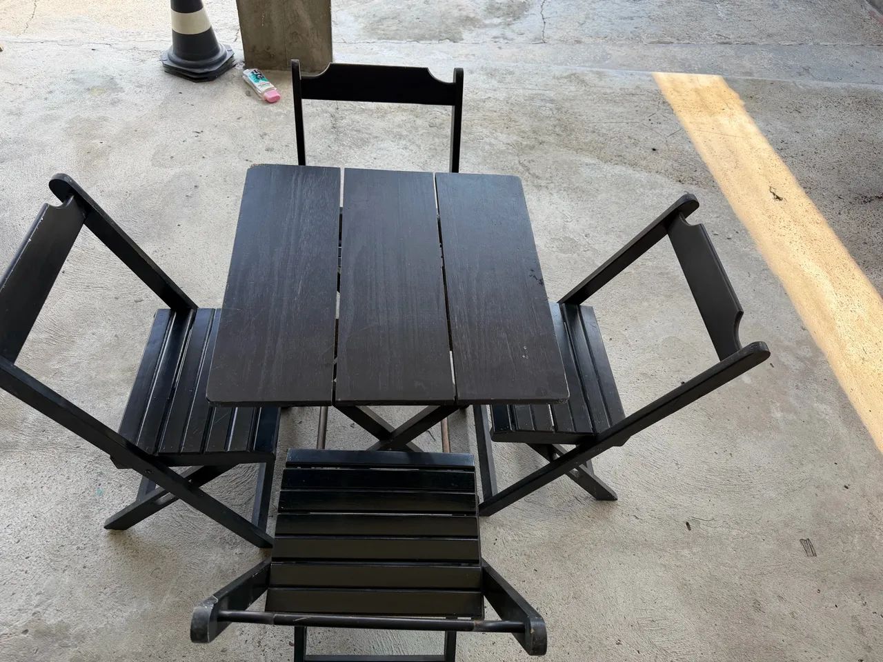 2 jogos de mesa com 4 cadeiras * - Foto 2