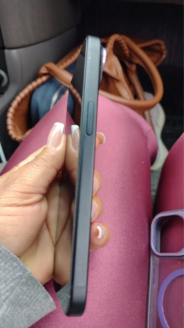 iPhone 15  128 gb - Foto 2