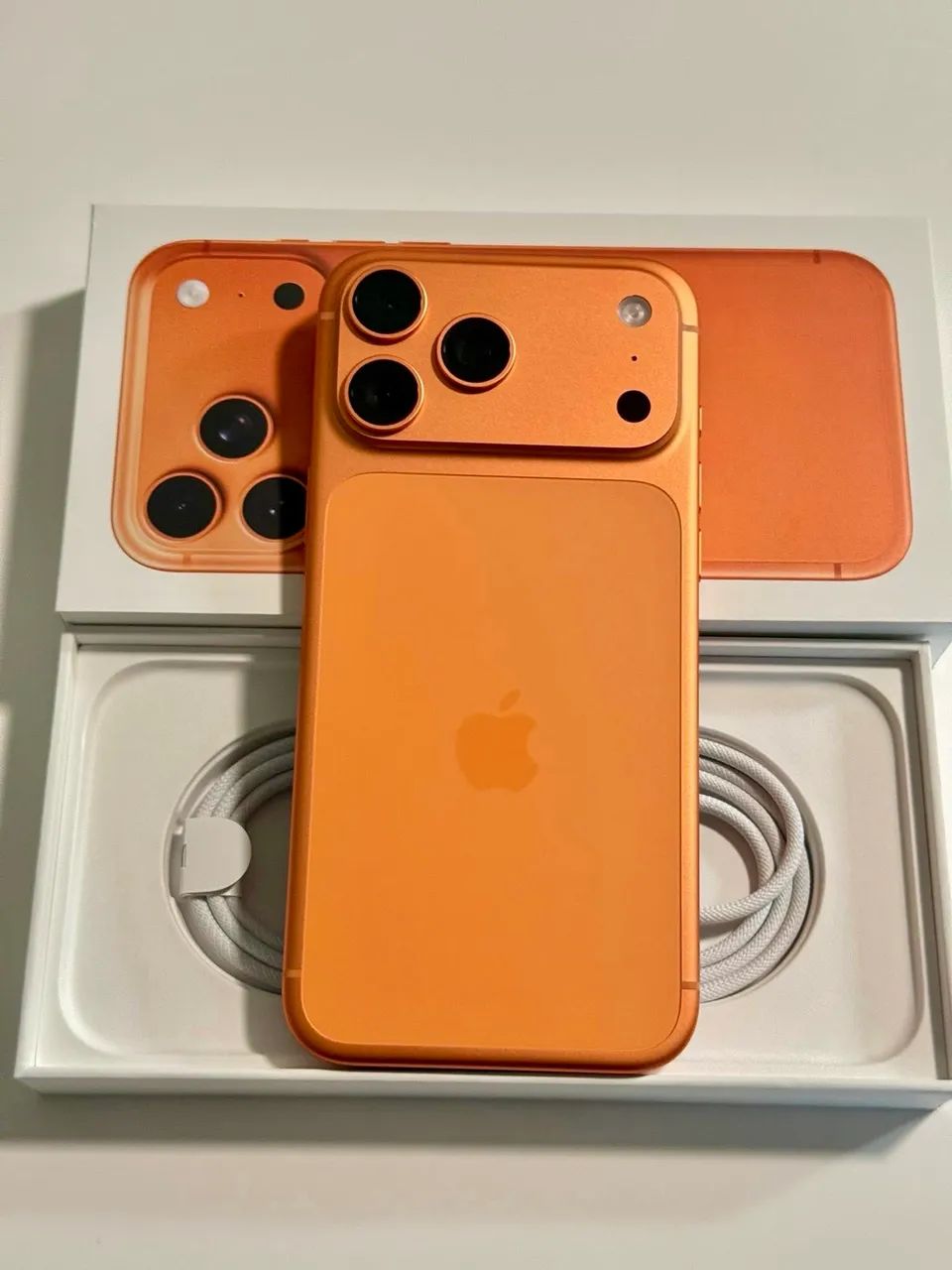 iPhone 17 Pro Max Laranja 1 mês de uso! 