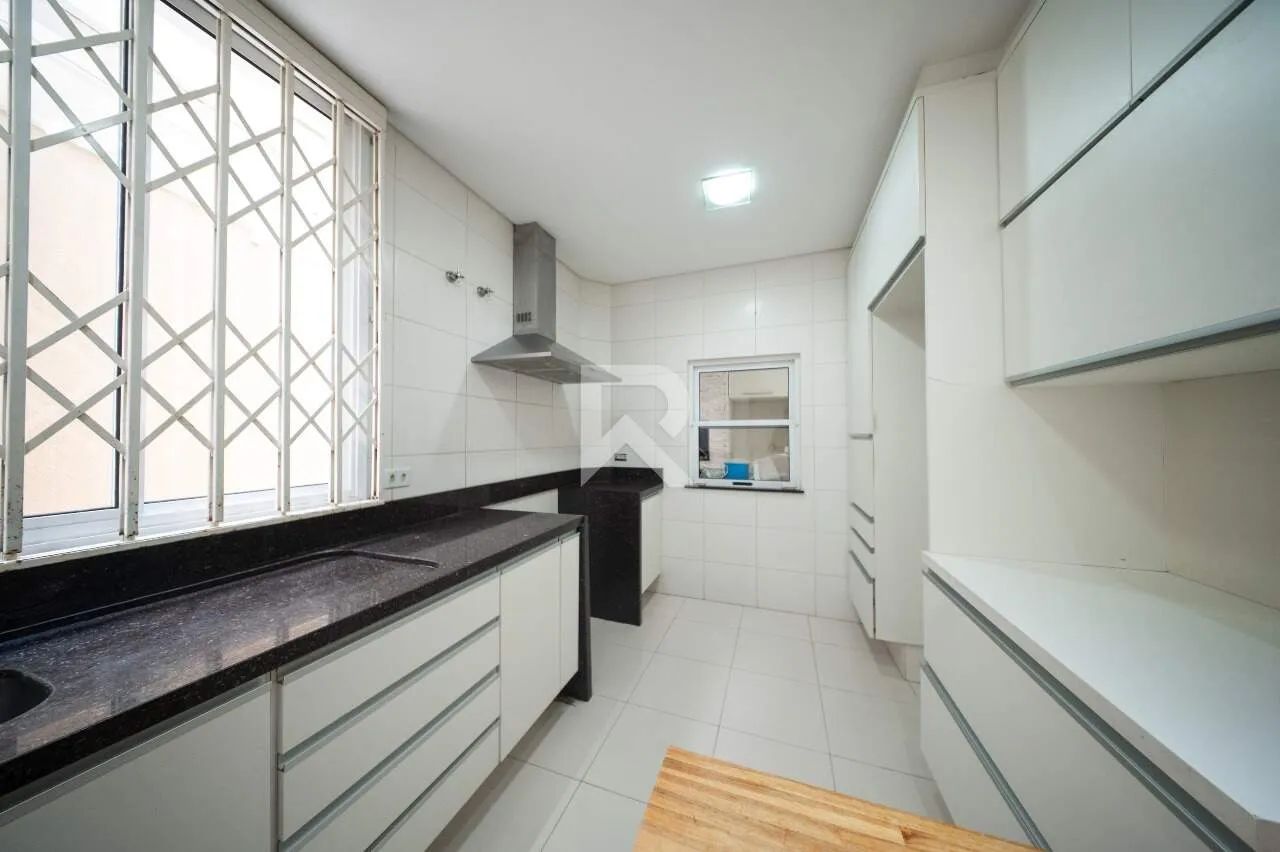 Casa com Amplo Jardim, Piscina e 4 Quartos para Locação, 316 m² - Jardim Social - Curitiba - Foto 14