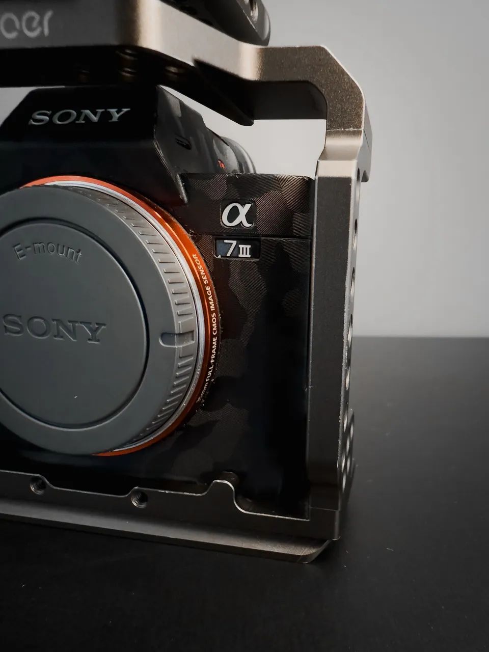Sony A7III (A73) - BEM CONSERVADA 18k Clicks - Foto 2