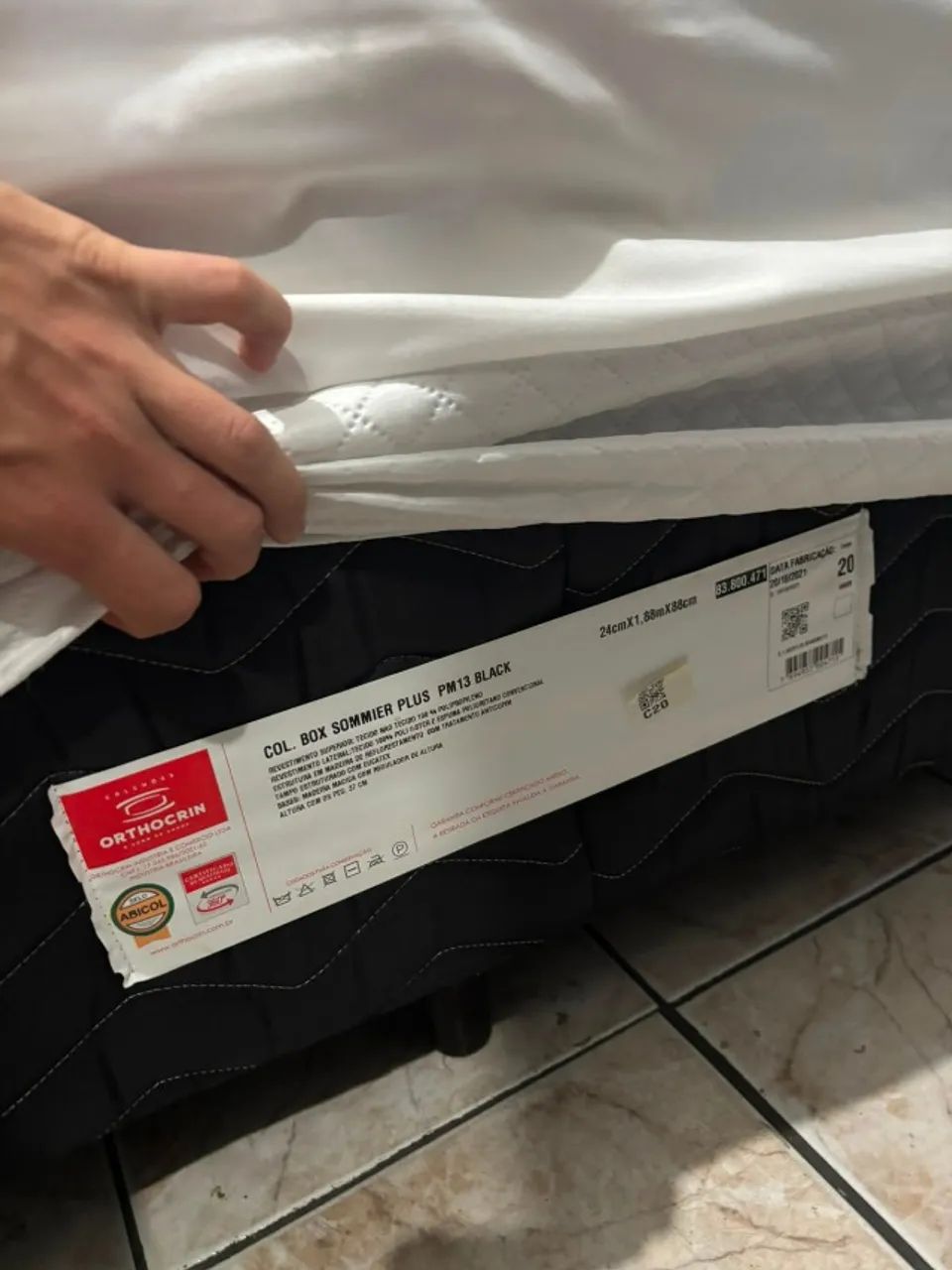Box de solteiro + colchão + roupas de cama - Foto 2