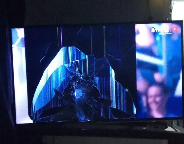 TV TCL 49" para retirar peças - Foto 4