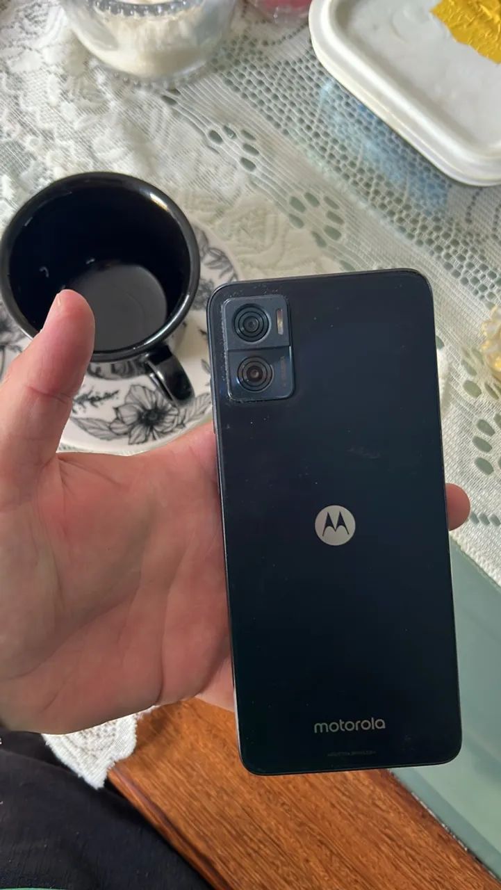 Motorola E22