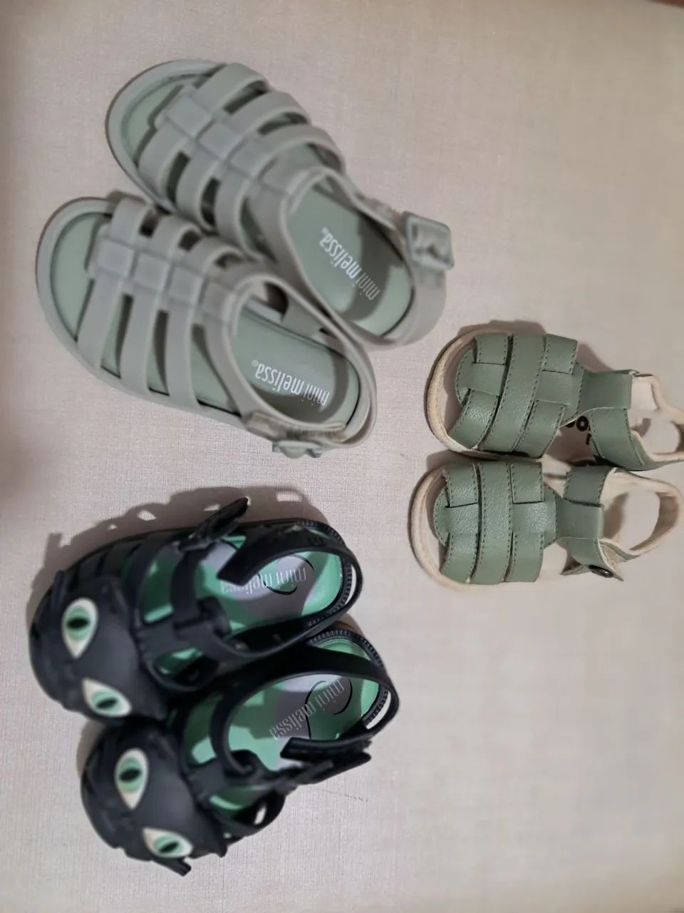 3 pares de Calçado infantil 1- Milon n°15, 1 - M. Melissa n° 17/18 e 1 - M. Melissa n° 19