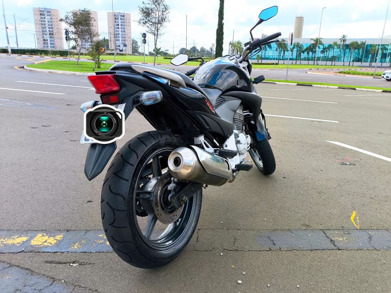 CB 300 impecável 