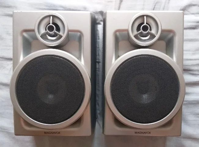 02 caixas de som Magnavox MAS 139, 2 x 10 watts rms, auto falante 6 polegadas 