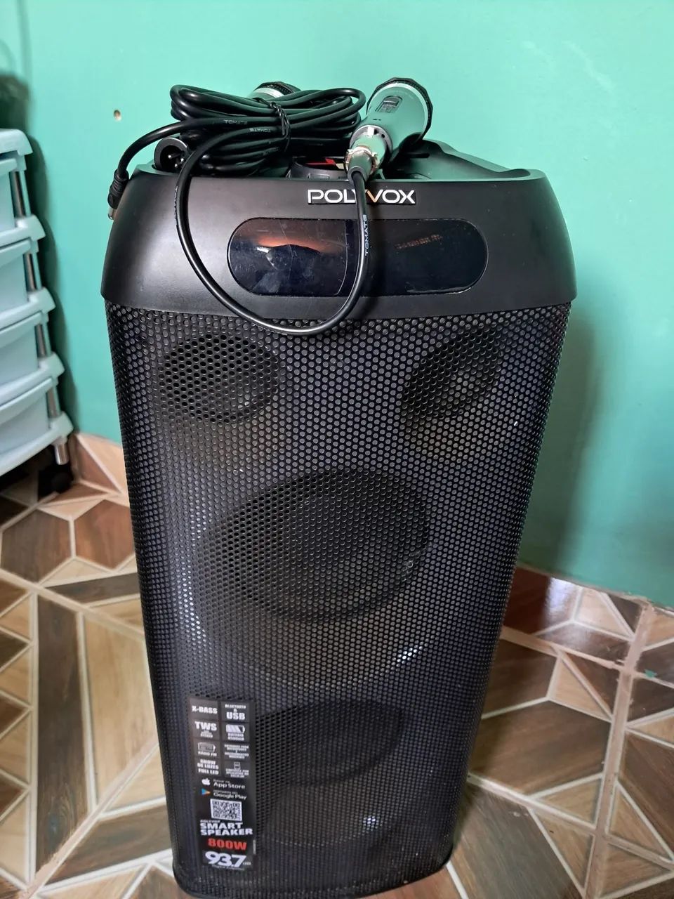 Caixa de som recarregável com 2 microfones Karaokê 