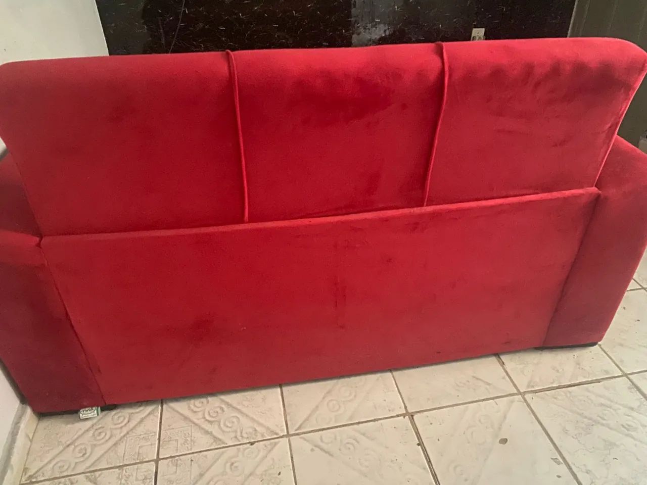 Sofá simples aveludado - Foto 3