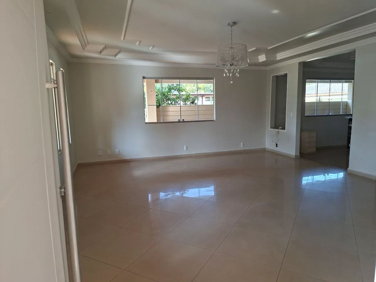 Alugo casa confortável, funcional, 4 suites - Foto 3