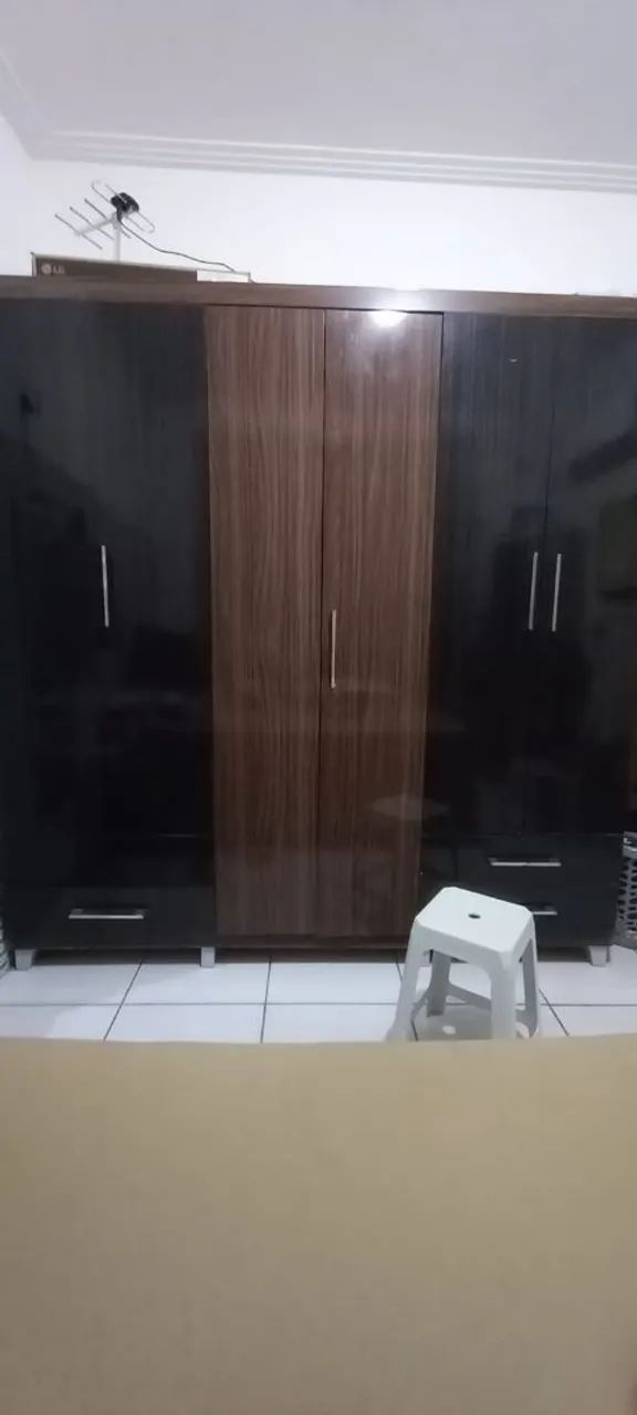 Vende-guarda roupa