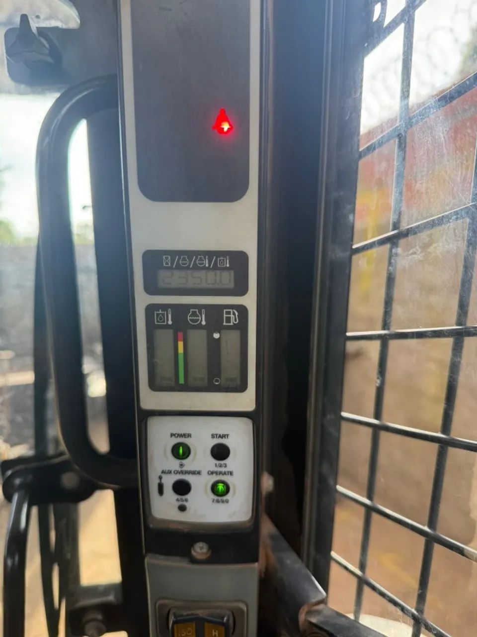 Mini Carregadeira L218 New Holland Ano 2012 - Foto 3