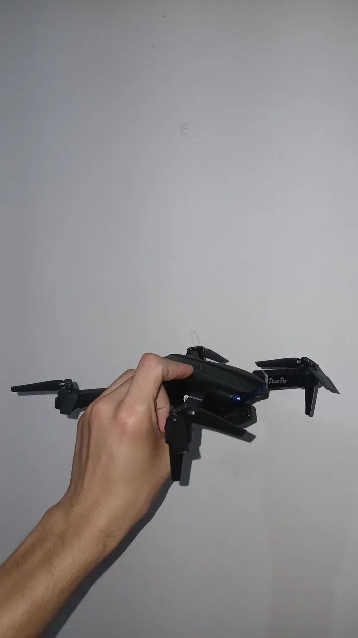 Drone quadcopter E99 pro K8 dobrável com câmera HD  - Foto 4