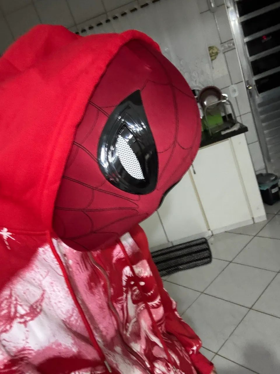 MÁSCARA HOMEM ARANHA COM CONTROLE - Foto 4