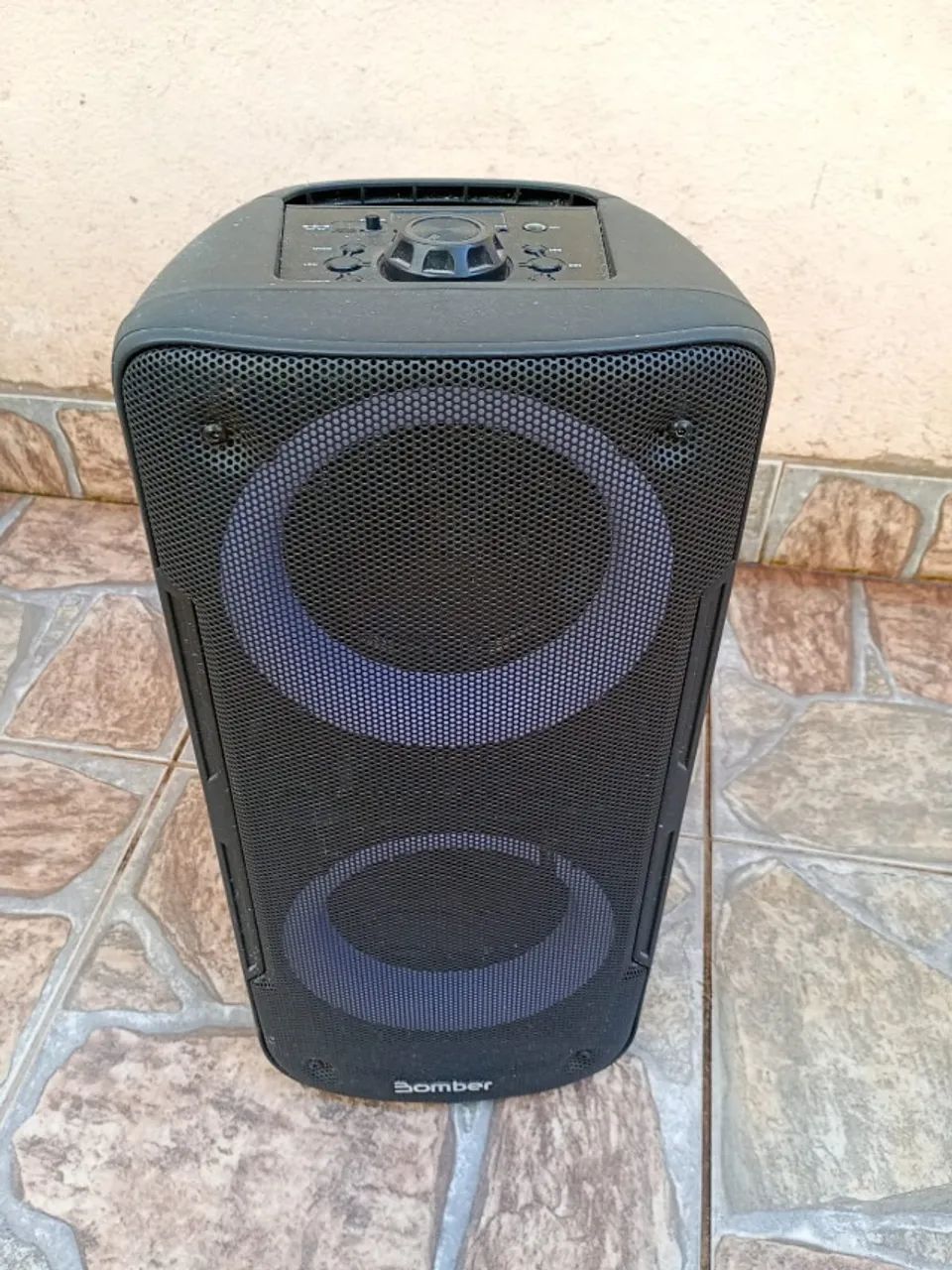 Caixa de Som Bomber BeatBox 400 Bluetooth 6" LED - 12W RMS