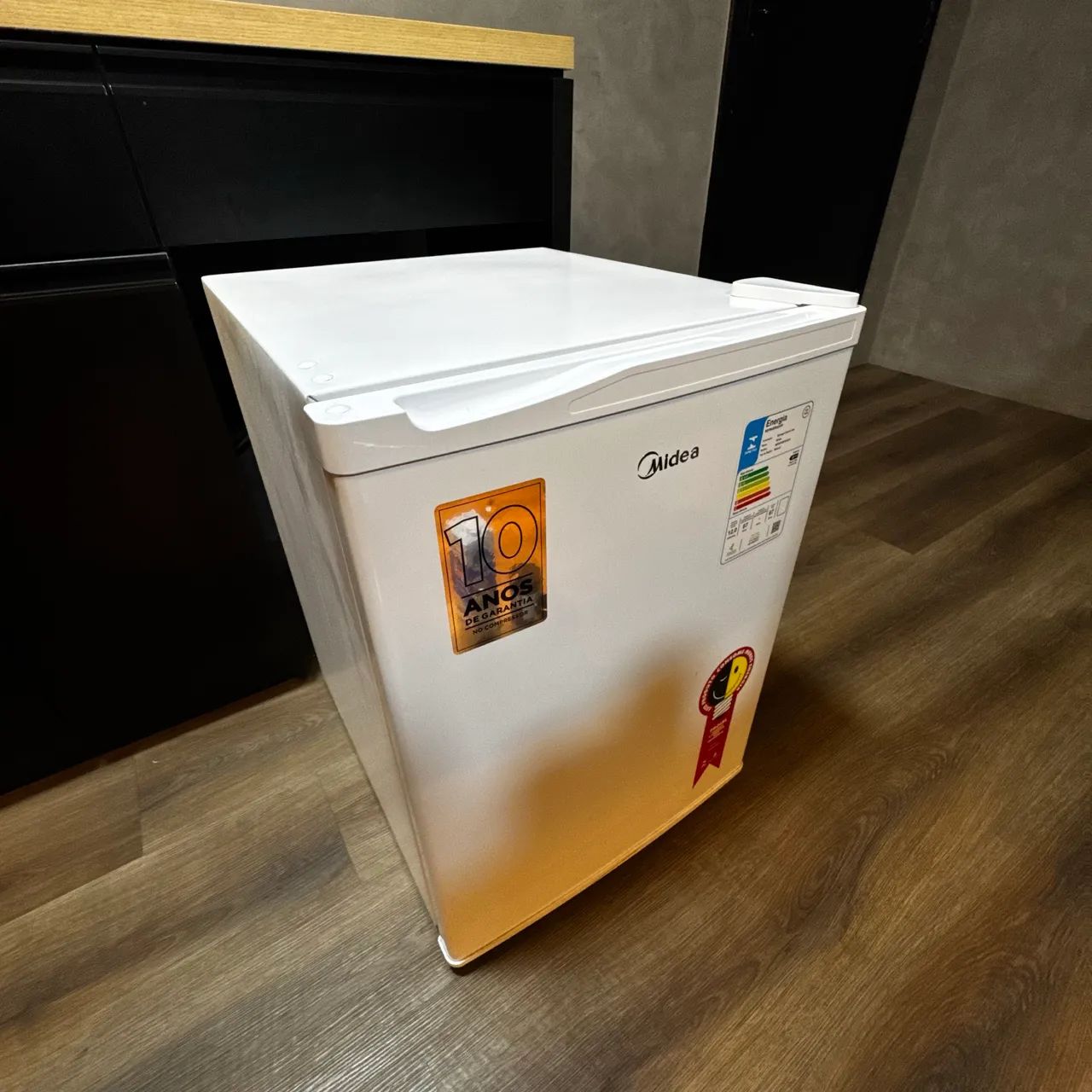 Frigobar midea 67 litros seminovo  - Foto 3