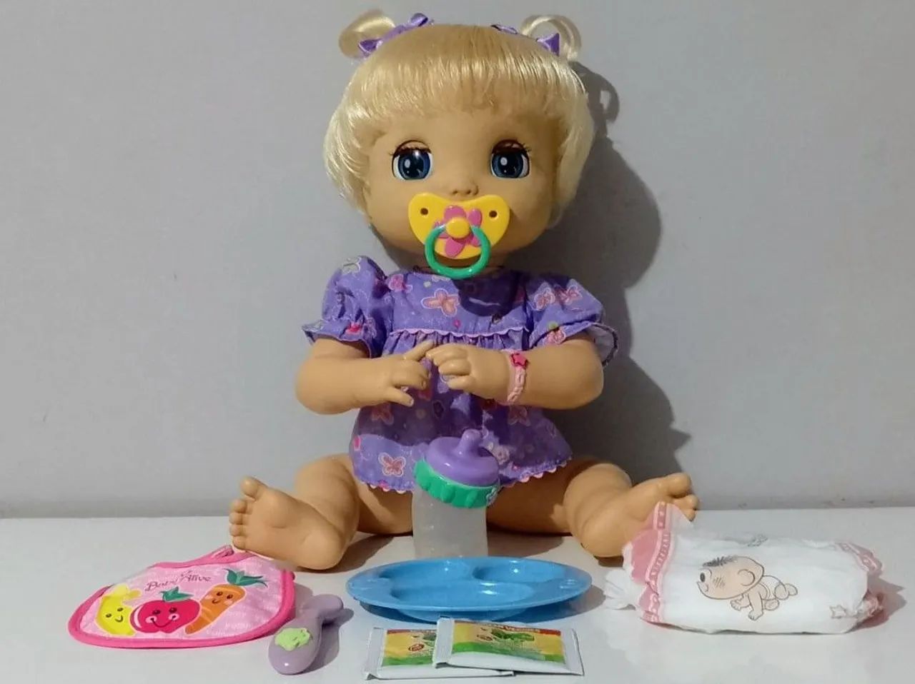 Boneca linda Surpresa 