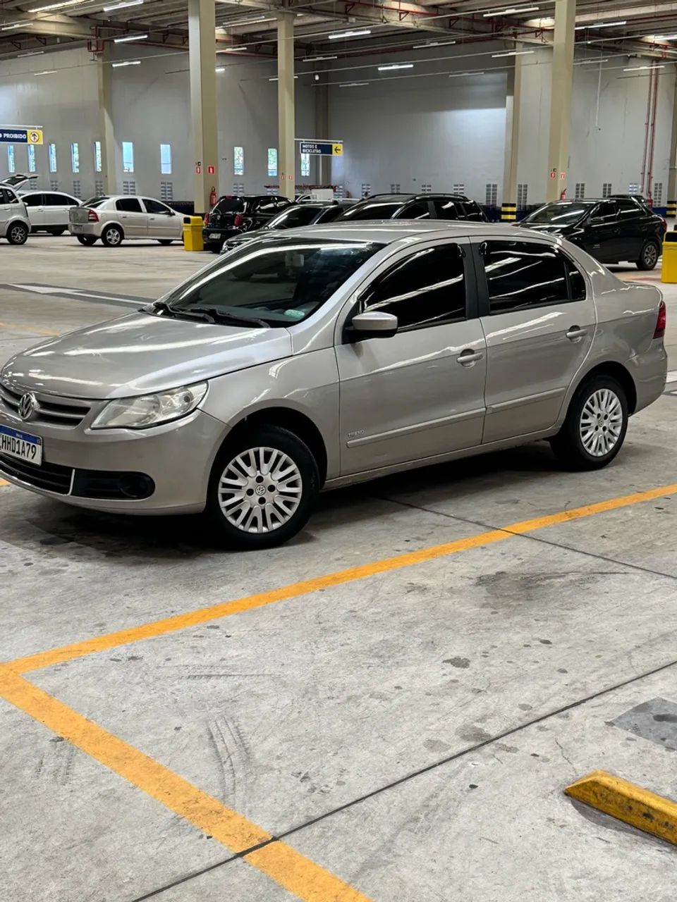 Volkswagen Voyage VOYAGE 1.0/1.0 City Mi Total Flex 8V 4p 2011