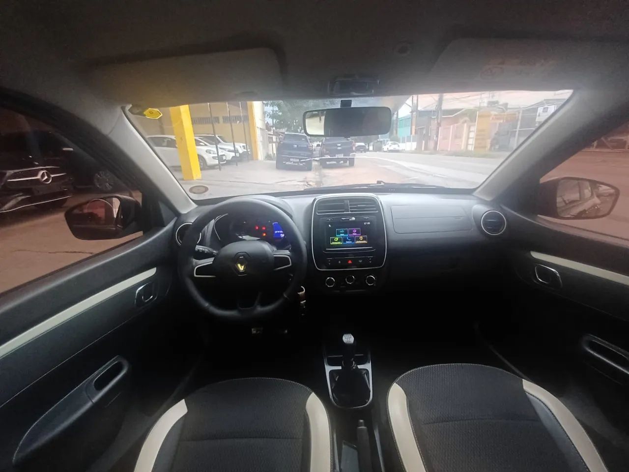 Renault Kwid Intense 1.0 Flex 12V 5P Mec. 2020 - Foto 2