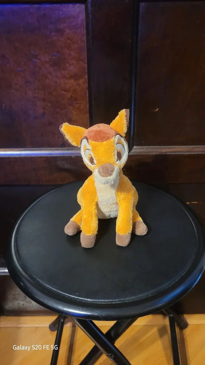 Vendo pelúcia Bambi da Disney 
