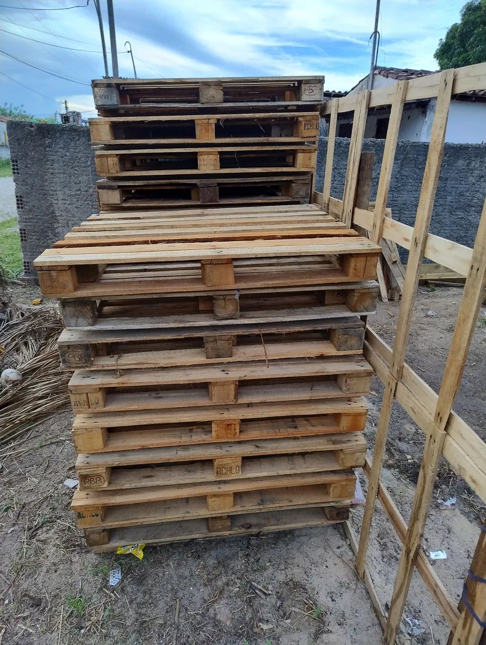 Pallets PBR Brasil disponíveis a venda chama no WhatsApp *