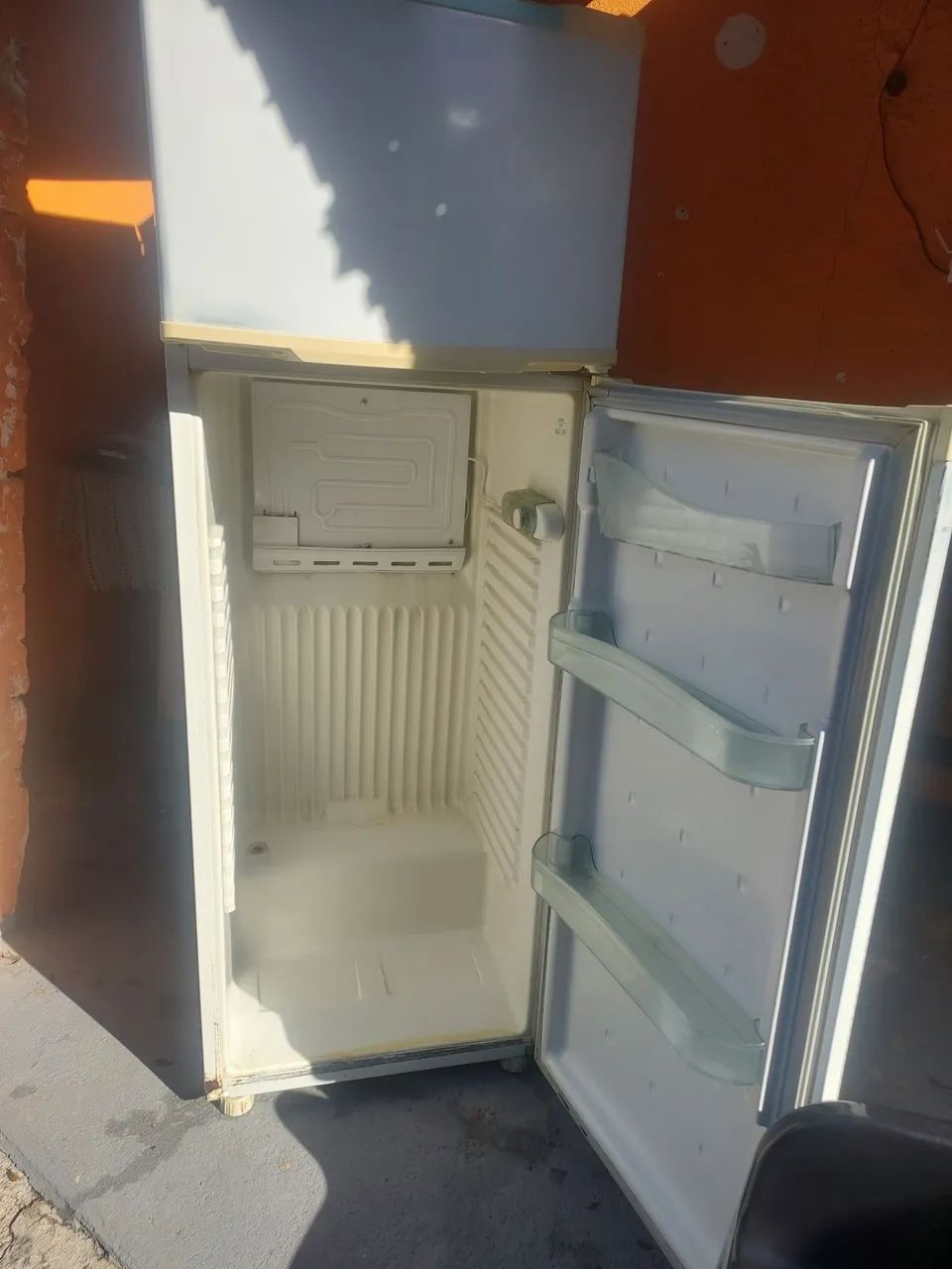 Vendo  geladeira - Foto 2