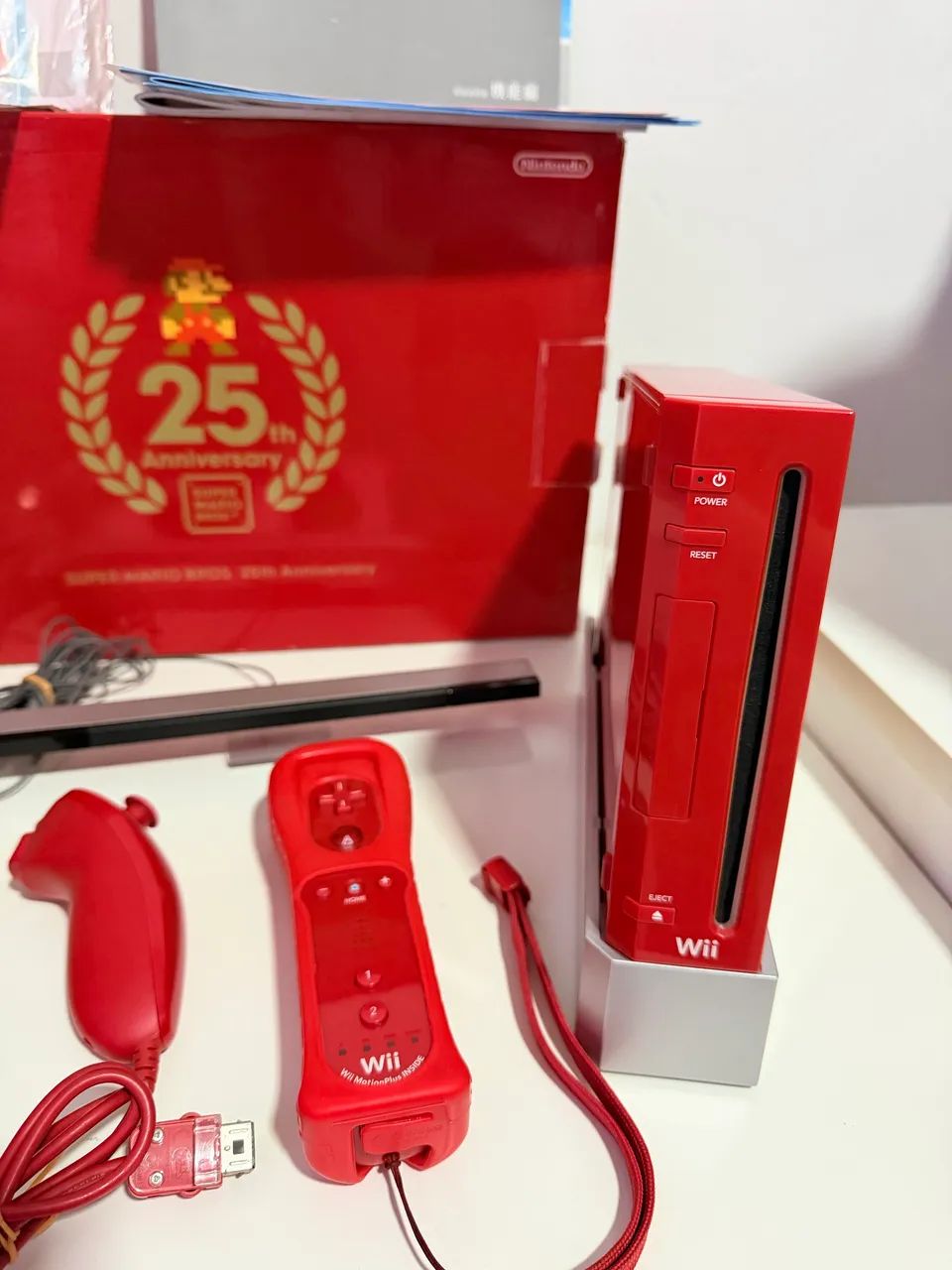 Nintendo Wii Super Mario Bros. 25th Anniversary Edition - Consoles