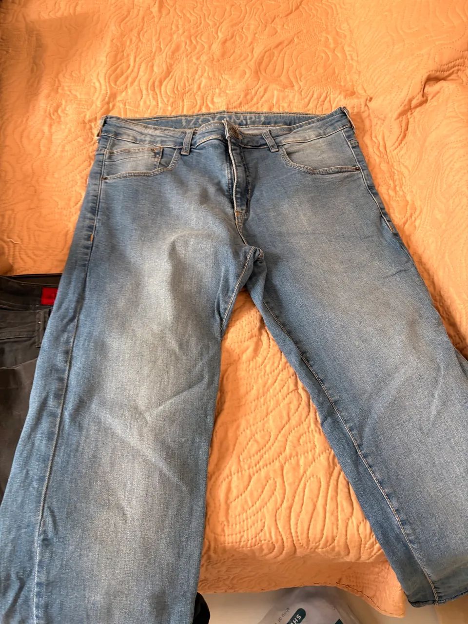 2 calças uma jeans e outra de sarja  - Foto 2