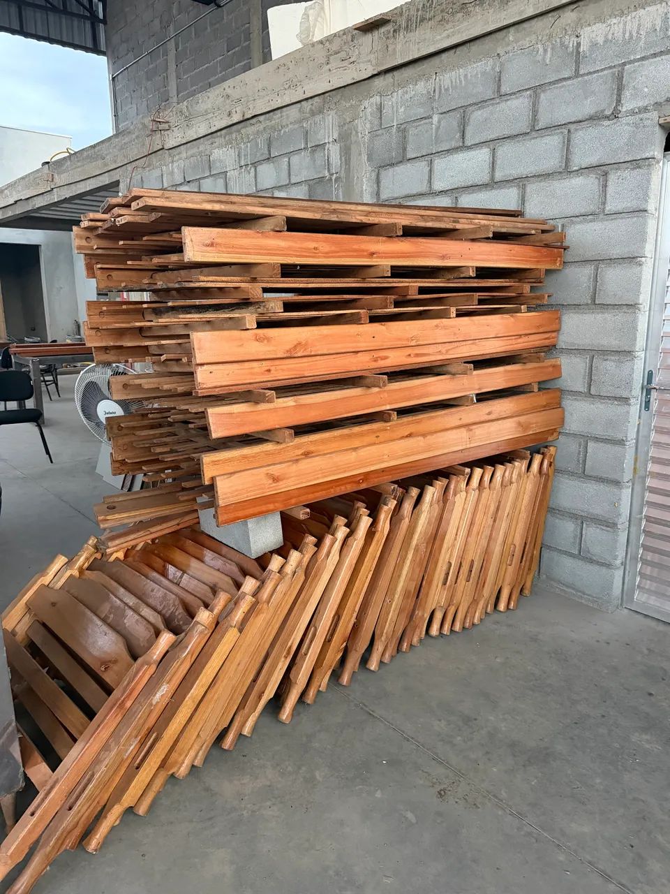 Cama de solteiro com colchão madeira maciça  - Foto 2