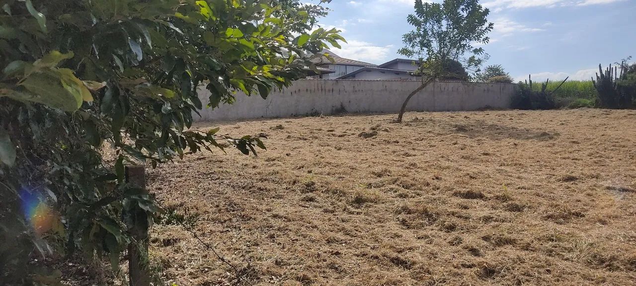 Vendo ou troco terreno