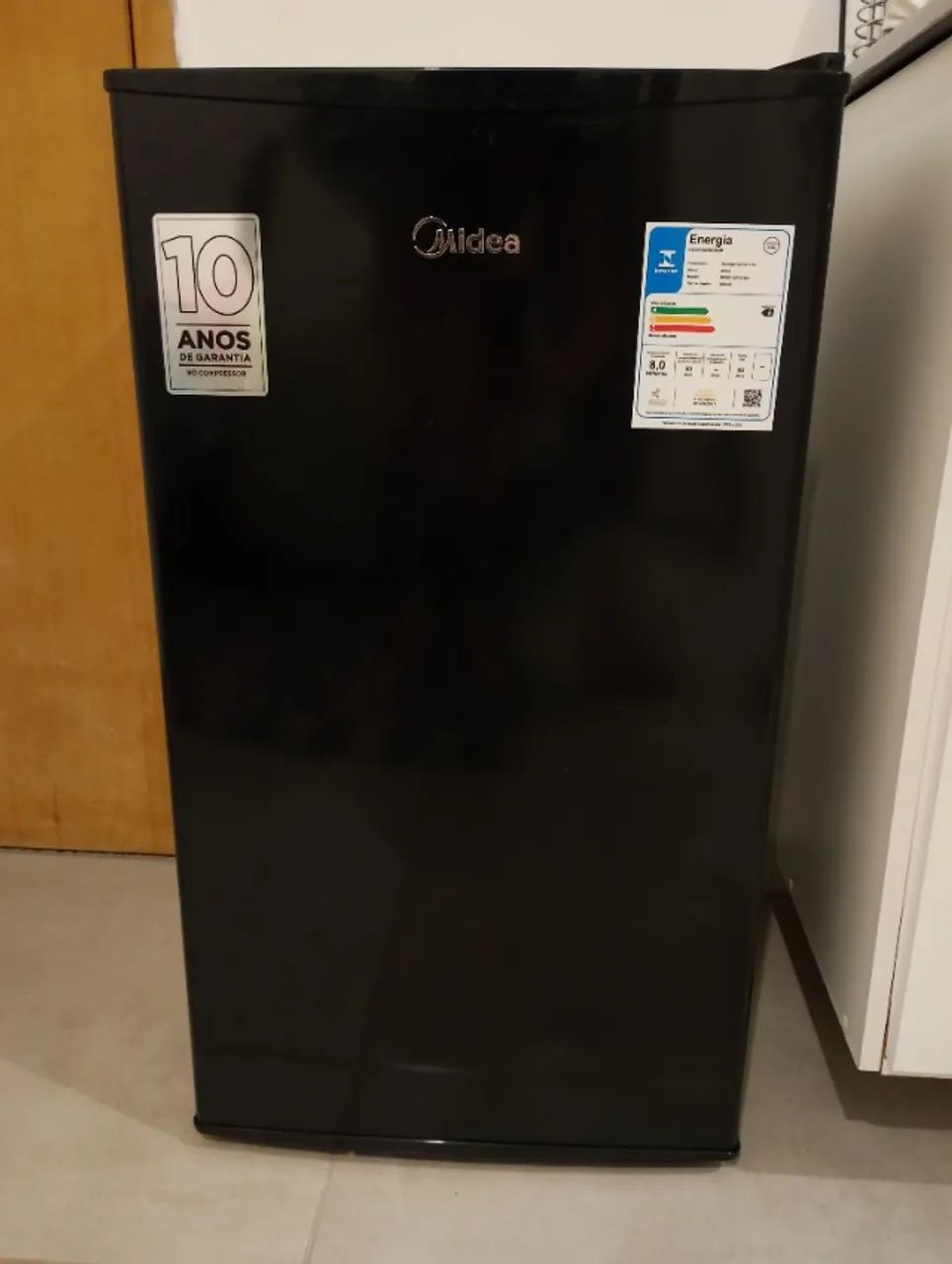 Frigobar Midea 93 litros 
