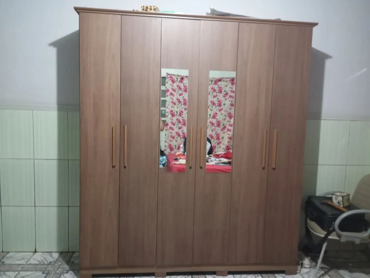 GUARDA ROUPA, SEMI NOVO.