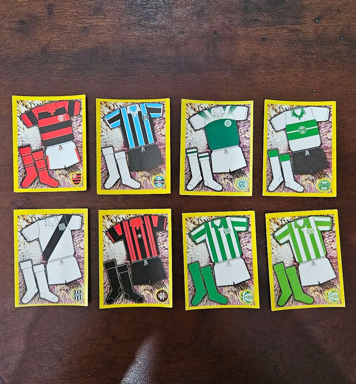 R$30 cada - Figurinhas Uniformes  CB 1998 nunca coladas