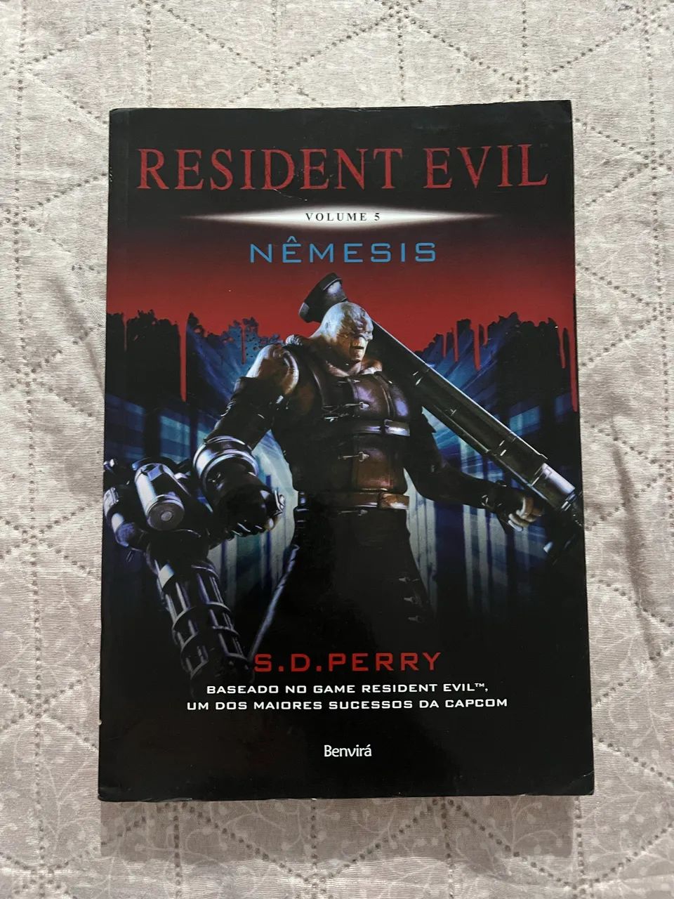 Livro Resident Evil  - Foto 3