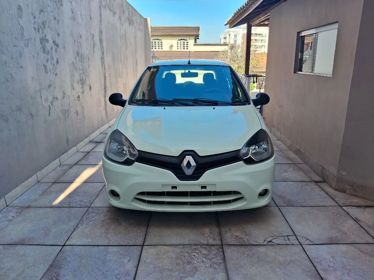 Renault Clio Expression Hi-flex 1.0 16V 5P 2014 - Foto 2