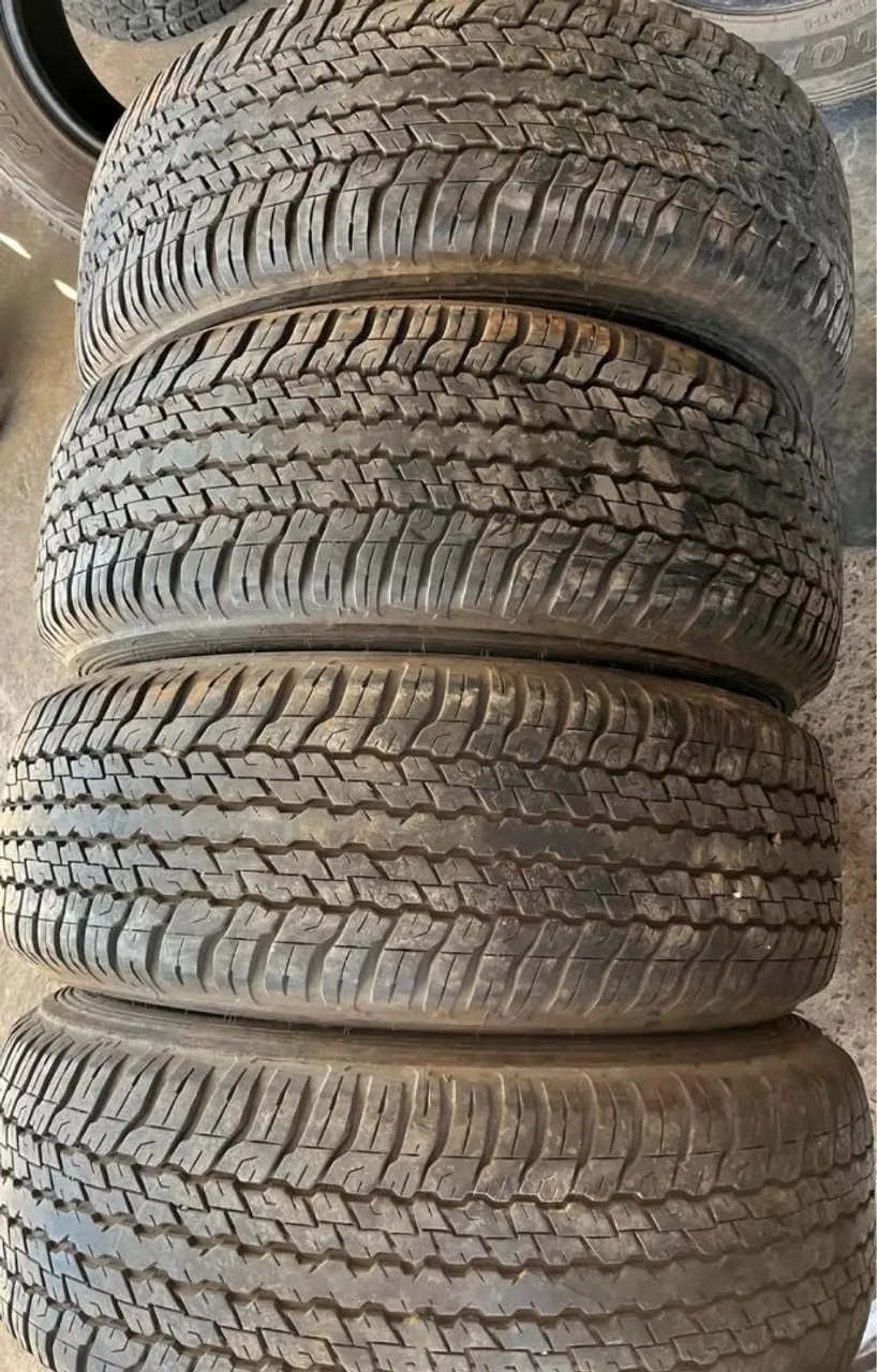 Pneu 265/65-18 - Peças para carros, vans e utilitários - Vila Lucy