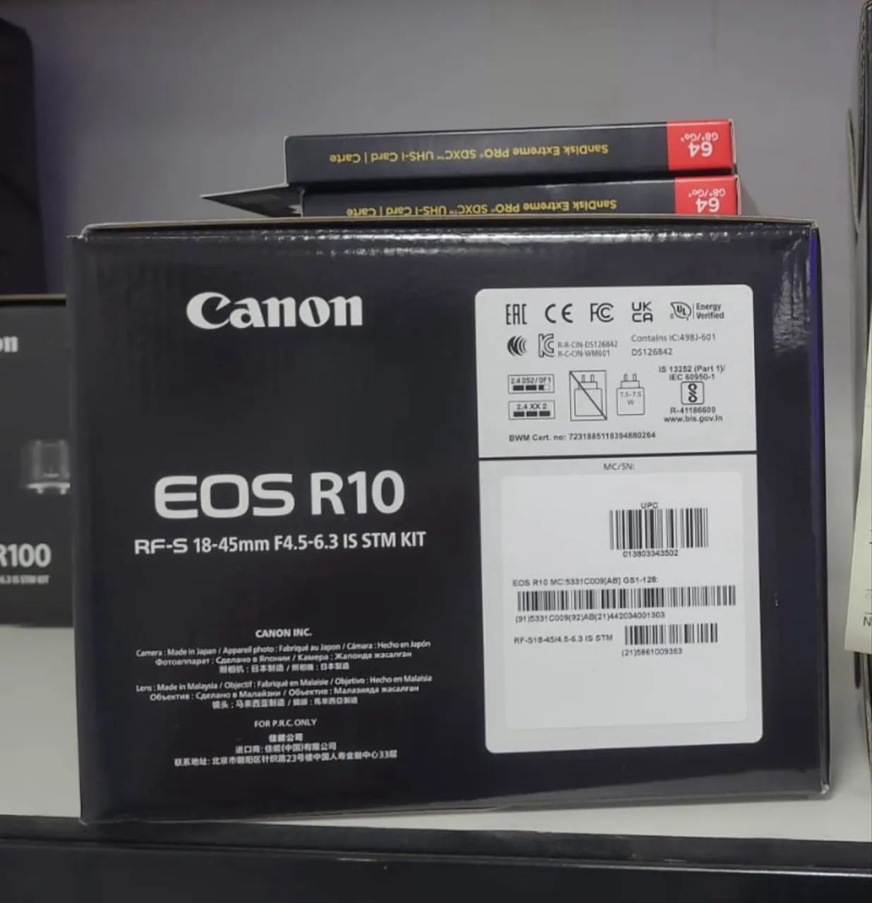 Câmera Canon r10 kit  lente 18 45 mm nova 