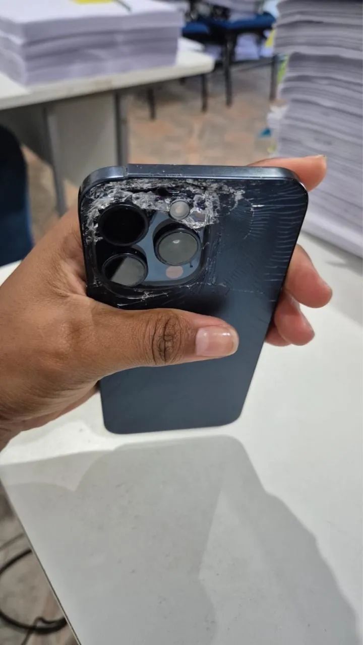 VENDE-SE - iPhone 15 Pro Max 256 GB (PARA CONSERTO OU RETIRADA DE PEÇAS)  - Foto 2