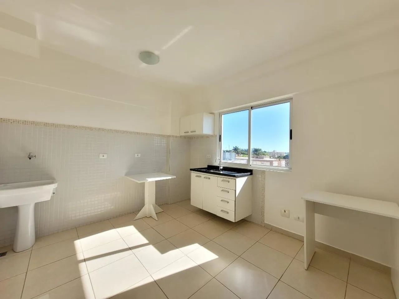 Apartamento para alugar em Maringá, Zona 07, com 1 quarto, com 22 m², Chaplin IV - Foto 2