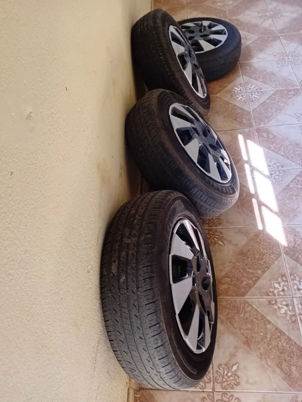 Aro de ferro 13 com calotas e pneus novos - Foto 2