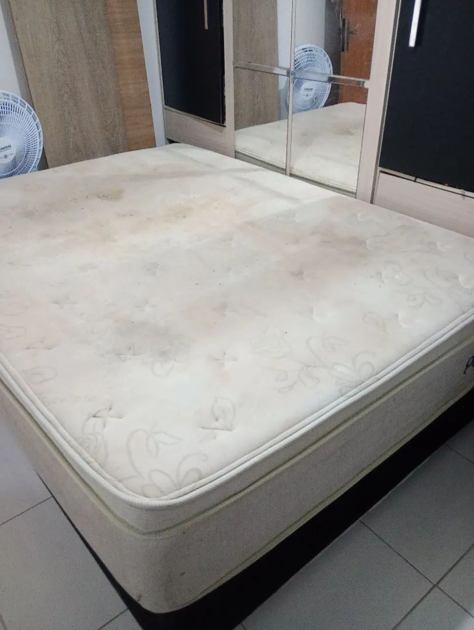 Cama box de casal ( base+ colchão).